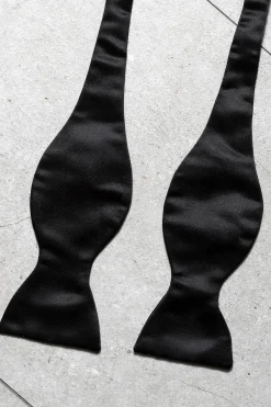 Black Silk Self-Tie Bow Tie - Made In Italy|Pini Parma Shop